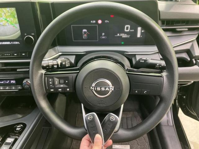 ノート Ｘ　保証書／純正　９インチ　メモリーナビ／インテリジェントルームミラー／エマージェンシーブレーキ／アラウンドビューモニター／車線逸脱防止支援システム／ヘッドランプ　ＬＥＤ／ＵＳＢジャック　全周囲カメラ（16枚目）