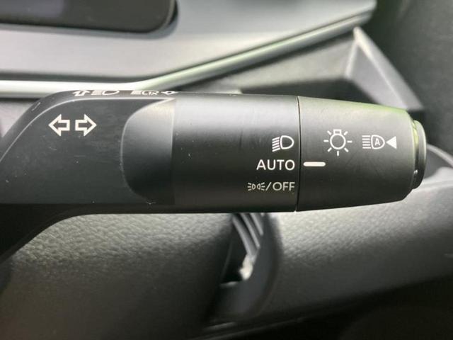 ノート Ｘ　保証書／純正　９インチ　メモリーナビ／インテリジェントルームミラー／エマージェンシーブレーキ／アラウンドビューモニター／車線逸脱防止支援システム／ヘッドランプ　ＬＥＤ／ＵＳＢジャック　全周囲カメラ（17枚目）