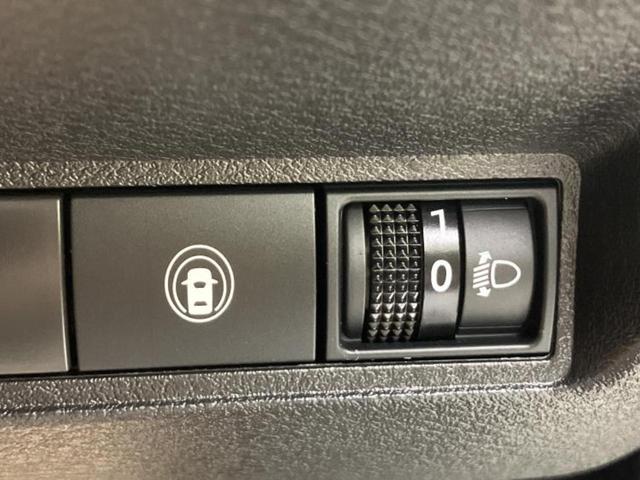 ノート Ｘ　保証書／純正　９インチ　メモリーナビ／インテリジェントルームミラー／エマージェンシーブレーキ／アラウンドビューモニター／車線逸脱防止支援システム／ヘッドランプ　ＬＥＤ／ＵＳＢジャック　全周囲カメラ（29枚目）