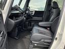 運転しやすい操作性と優れた視認性を両立。ドライバーが集中できる空間を実現しています。快適なドライブをサポートする機能も充実しています。