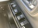 日々の運転を支えるスイッチ類を備えています。感覚的な操作が可能で、快適なドライブをサポートするでしょう。