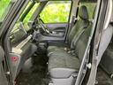 機能性とデザイン性を兼ね備えた室内空間。運転に集中できる、シンプルで使いやすい設計です。快適なカーライフをサポートします。