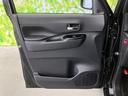 落ち着いた色調が、車内空間全体に調和しています。シンプルながらも、質感の良い素材が落ち着きを与え、快適な移動をサポートします。◆画像認識AIによる推定であり実際と異なる場合があります。
