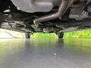 車両前方側の下廻り画像です。エンジン付近から車両中央部までの状態を確認いただけます。◆ご購入前に気になる下廻りの様子を把握したい方は、店頭スタッフまでお問い合わせ下さい。