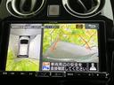 周囲の様子と車両の位置を画面で確認でき、駐車時の安全確認に役立つモニターです。ガイド線も表示されるため、車庫入れや幅の狭い場所での取り回しを目で確かめながら操作できます。