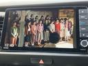停車中にテレビ番組や映像を楽しめる画面を備えています。休憩時のひとときにも活用でき、画面表示が見やすく、車内で過ごす時間を快適に演出してくれます。