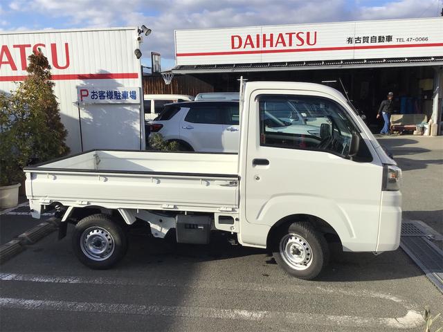 ハイゼットトラック スタンダードＳＡＩＩＩｔ　２ＷＤ　ＣＶＴ　ワンオーナー　記録簿　ＬＥＤヘッドライト　エアコン　パワステ　衝突被害軽減ブレーキ　ペダル踏み間違い急発進抑制装置　車線逸脱警報　ＣＤ　スピーカー（4枚目）