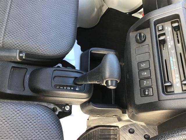 ハイゼットトラック スタンダードＳＡＩＩＩｔ　２ＷＤ　ＣＶＴ　ワンオーナー　記録簿　ＬＥＤヘッドライト　エアコン　パワステ　衝突被害軽減ブレーキ　ペダル踏み間違い急発進抑制装置　車線逸脱警報　ＣＤ　スピーカー（11枚目）