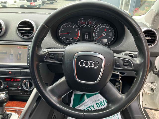 Ａ３ スポーツバック１．４ＴＦＳＩ　バックカメラ　ナビ　ＴＶ　クリアランスソナー　アルミホイール　オートライト　電動格納ミラー　ＡＴ　盗難防止システム　ＡＢＳ　ＥＳＣ　エアコン　パワーステアリング　パワーウィンドウ　運転席エアバッグ（2枚目）
