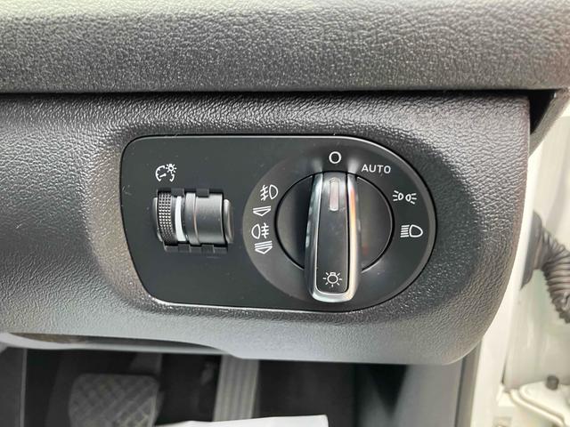 Ａ３ スポーツバック１．４ＴＦＳＩ　バックカメラ　ナビ　ＴＶ　クリアランスソナー　アルミホイール　オートライト　電動格納ミラー　ＡＴ　盗難防止システム　ＡＢＳ　ＥＳＣ　エアコン　パワーステアリング　パワーウィンドウ　運転席エアバッグ（8枚目）