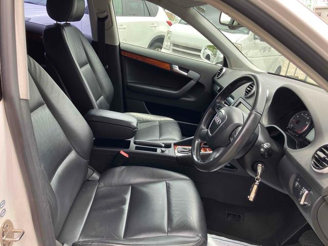 Ａ３ スポーツバック１．４ＴＦＳＩ　バックカメラ　ナビ　ＴＶ　クリアランスソナー　アルミホイール　オートライト　電動格納ミラー　ＡＴ　盗難防止システム　ＡＢＳ　ＥＳＣ　エアコン　パワーステアリング　パワーウィンドウ　運転席エアバッグ（11枚目）