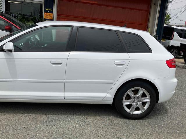 Ａ３ スポーツバック１．４ＴＦＳＩ　バックカメラ　ナビ　ＴＶ　クリアランスソナー　アルミホイール　オートライト　電動格納ミラー　ＡＴ　盗難防止システム　ＡＢＳ　ＥＳＣ　エアコン　パワーステアリング　パワーウィンドウ　運転席エアバッグ（22枚目）