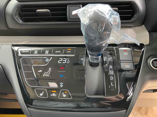 デリカミニ Ｇ　プレミアム　両側電動スライドドア　クリアランスソナー　オートクルーズコントロール　オートライト　スマートキー　アイドリングストップ　電動格納ミラー　シートヒーター　ベンチシート　ＣＶＴ　ＡＢＳ　ＥＳＣ（3枚目）