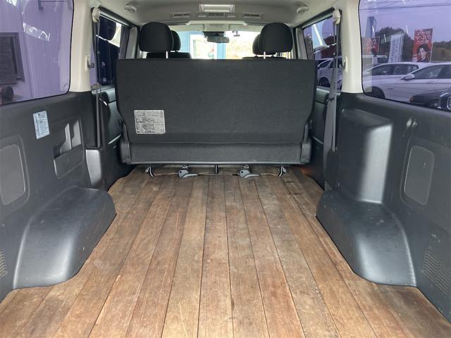 レジアスエースバン スーパーＧＬ　ナビＴＶ　Ｂモニター　スマートキー×２　プッシュスタートボタン　両側スライドドア　ディーゼル車（16枚目）