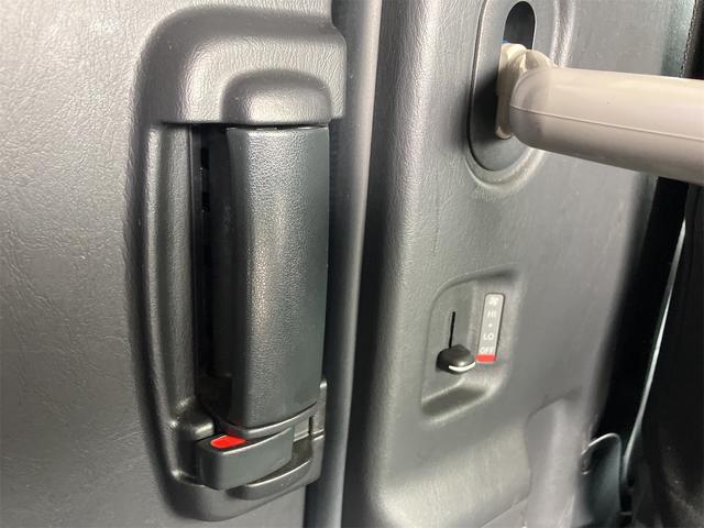 レジアスエースバン スーパーＧＬ　ナビＴＶ　Ｂモニター　スマートキー×２　プッシュスタートボタン　両側スライドドア　ディーゼル車（21枚目）