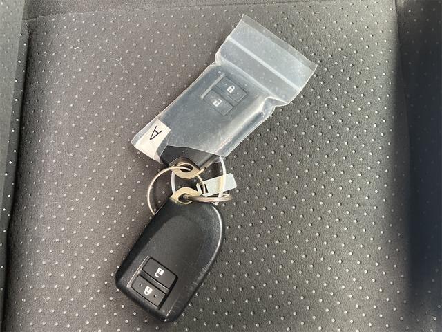 レジアスエースバン スーパーＧＬ　ナビＴＶ　Ｂモニター　スマートキー×２　プッシュスタートボタン　両側スライドドア　ディーゼル車（30枚目）