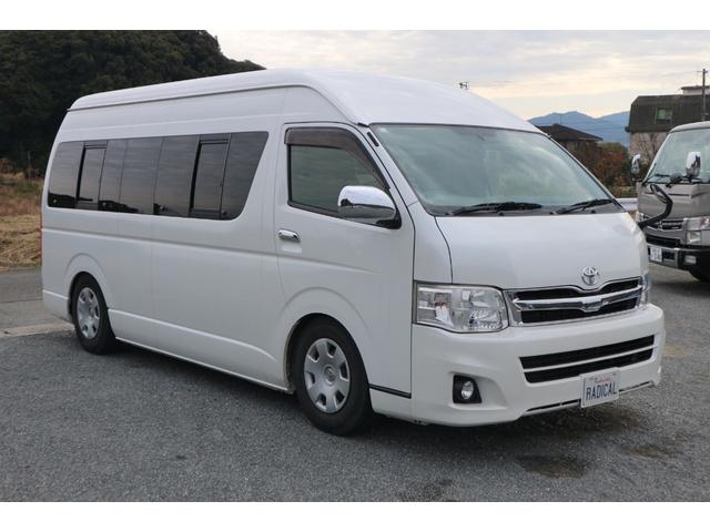 ハイエースワゴン グランドキャビン　モデリスタウインチ　荷台仮装済み　ベット　対面シート　　テーブル　１０人乗り　車いす登録　車いすラダー床下収納（3枚目）