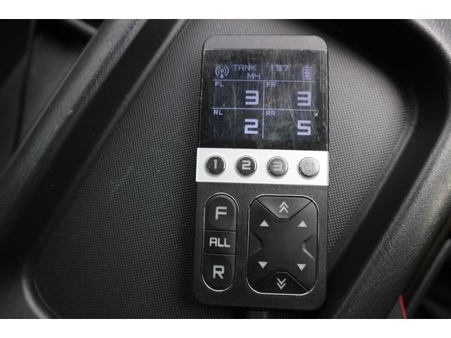 ハイエースワゴン グランドキャビン　モデリスタウインチ　荷台仮装済み　ベット　対面シート　　テーブル　１０人乗り　車いす登録　車いすラダー床下収納（21枚目）