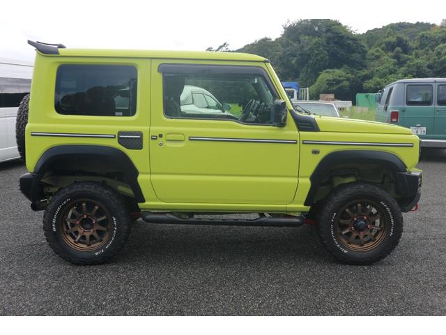 ジムニー ＸＬ　アルマージ３インチリフトアップ・レイズ１６インチホイール・２１５／７０－１６・ケンスタイル前後バンパー・モンスターグリル・社外テールランプ（シーケンシャル）・フローティングナビ・フルセグ・ＢＴ（4枚目）