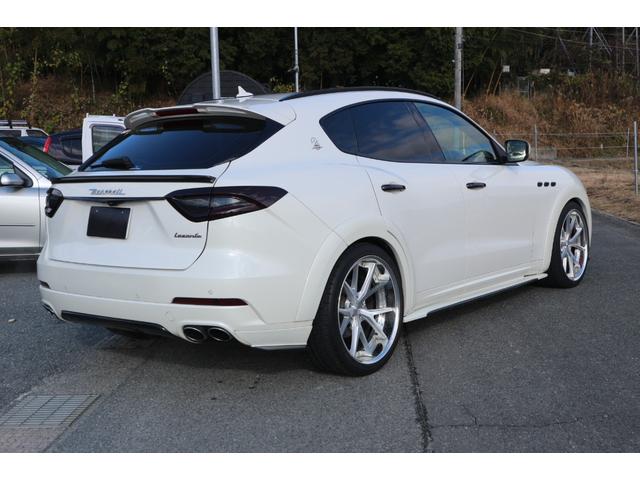 レヴァンテ ベースグレード　リープデザインワイドボディーキット　カーボンエアロ　ハイアパーフォージード　カーボンインテリア　ハーマンオーディオ（5枚目）