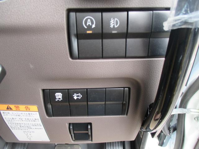 キャンター 全低床強化ダンプ　ディーゼルターボ　５速車　純正メッキパーツ　ホイルカバー　スマートキー　ＬＥＤヘッドライト　バックカメラ　コボレーン　アオリピン　歩み掛け　シートビニール張り（18枚目）