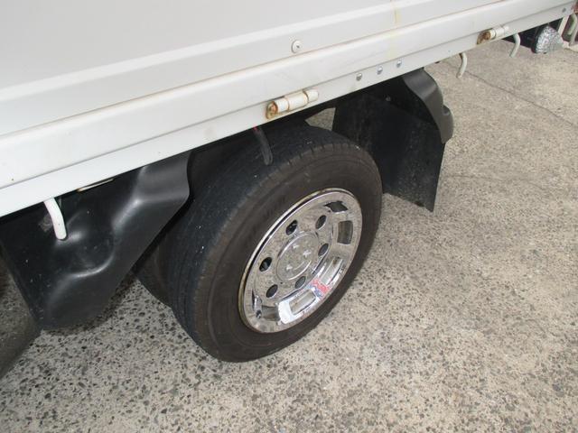 タイタントラック フルワイドローDX ディーゼルターボ 1.5t積み メッキパーツ リアWタイヤ 集中ドアロック DPF洗浄済 リアブレーキOH済 荷台床張り替え済 縞板張り 荷台10尺(5枚目)