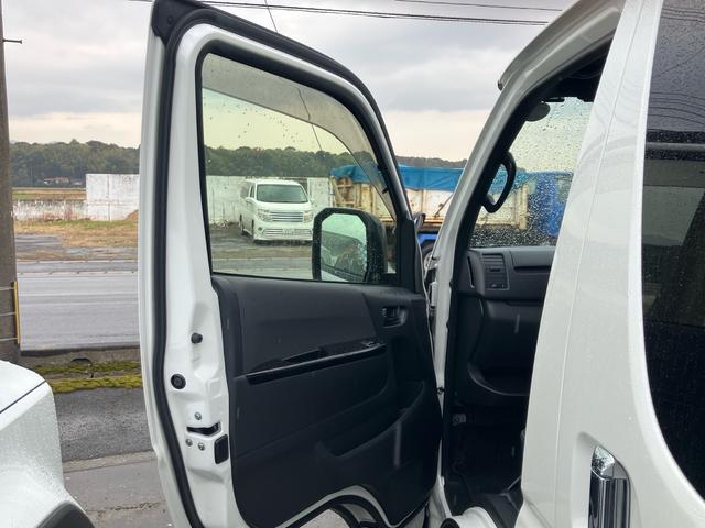 ハイエースバン スーパーＧＬ　ダークプライムＩＩ　ロングボディディーゼルターボ　デジタルインナーミラー　バックカメラ　ＥＴＣ　ドライブレコーダー　ディーゼル車　インテリジェントキー　衝突被害軽減システム　レーンアシスト（29枚目）