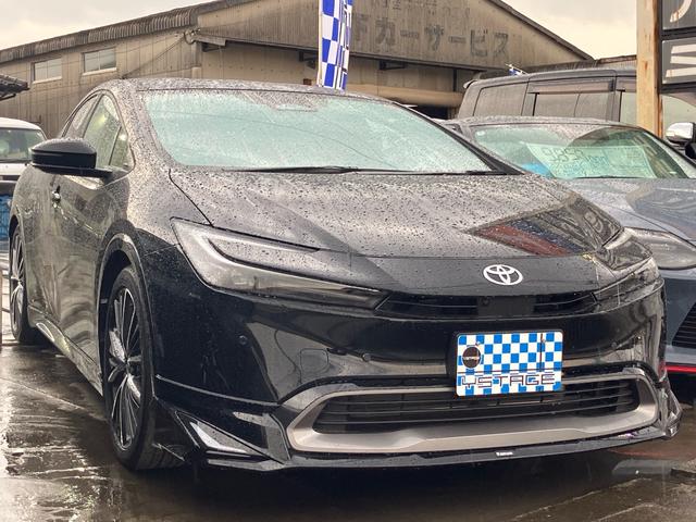 プリウス Z ブラインドスポットモニター モデリスタエアロ ナビ バックカメラ スマートキー プッシュスタート アイドリングストップ LEDヘッドランプ パワーシート シートヒーター 置くだけ充電(3枚目)