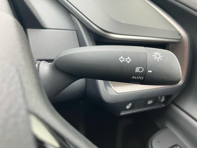 プリウス Z ブラインドスポットモニター モデリスタエアロ ナビ バックカメラ スマートキー プッシュスタート アイドリングストップ LEDヘッドランプ パワーシート シートヒーター 置くだけ充電(34枚目)