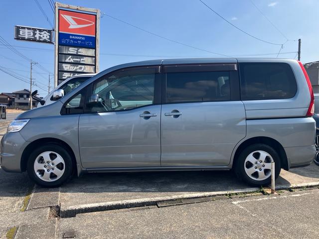 セレナ ２０Ｇ　ナビ　テレビ　バックモニター　コーナーセンサー　ＥＴＣ　両側電動スライドドア　１００Ｖ電源　ＵＳＢ　キーレスエントリー　オートライト（8枚目）