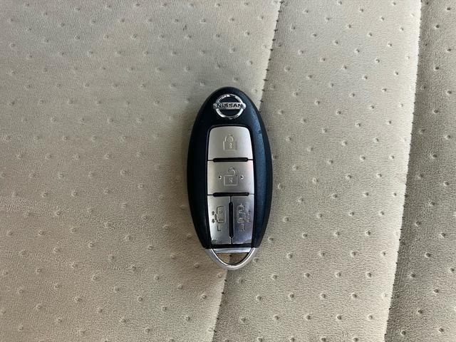 セレナ ２０Ｇ　ナビ　テレビ　バックモニター　コーナーセンサー　ＥＴＣ　両側電動スライドドア　１００Ｖ電源　ＵＳＢ　キーレスエントリー　オートライト（48枚目）