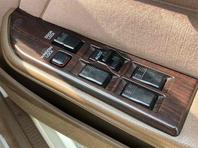 マークII 　グランデリミテッド　ツインカム２４　車高調　ナニワステンタコ足　オーバーフェンダー車幅公認　デジパネ　１４インチアルミホイール　５速ＭＴ　パワーシート（10枚目）