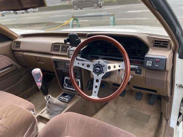 マークII 　グランデリミテッド　ツインカム２４　車高調　ナニワステンタコ足　オーバーフェンダー車幅公認　デジパネ　１４インチアルミホイール　５速ＭＴ　パワーシート（11枚目）