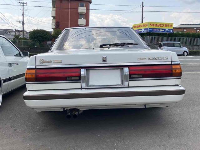 マークII 　グランデリミテッド　ツインカム２４　車高調　ナニワステンタコ足　オーバーフェンダー車幅公認　デジパネ　１４インチアルミホイール　５速ＭＴ　パワーシート（17枚目）