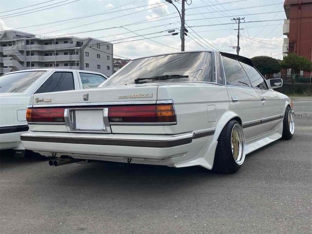 マークII 　グランデリミテッド　ツインカム２４　車高調　ナニワステンタコ足　オーバーフェンダー車幅公認　デジパネ　１４インチアルミホイール　５速ＭＴ　パワーシート（18枚目）