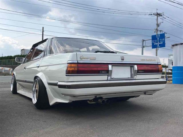 マークII 　グランデリミテッド　ツインカム２４　車高調　ナニワステンタコ足　オーバーフェンダー車幅公認　デジパネ　１４インチアルミホイール　５速ＭＴ　パワーシート（26枚目）