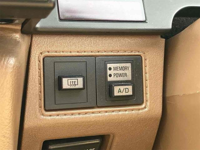 マークII 　グランデリミテッド　ツインカム２４　車高調　ナニワステンタコ足　オーバーフェンダー車幅公認　デジパネ　１４インチアルミホイール　５速ＭＴ　パワーシート（46枚目）