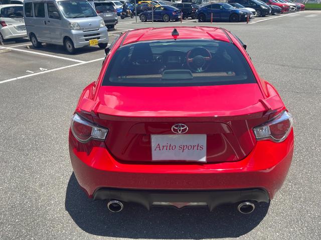８６ ＧＴ　即ドリ　機械式ＬＳＤ　ダムドフロントバンパー　カーボンボンネット　テイン車高調　アドバンレーシング１９インチホイール　純正リヤスポイラー　フロント廻りに軽度な修復歴が有ります。（10枚目）