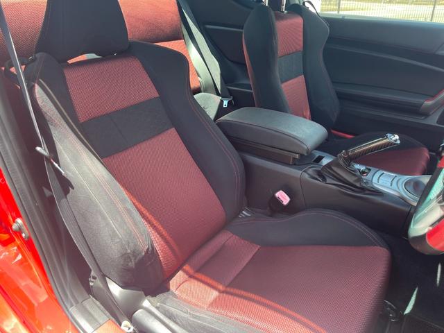 ８６ ＧＴ　即ドリ　機械式ＬＳＤ　ダムドフロントバンパー　カーボンボンネット　テイン車高調　アドバンレーシング１９インチホイール　純正リヤスポイラー　フロント廻りに軽度な修復歴が有ります。（35枚目）