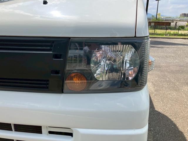 ミニキャブトラック Ｖタイプ　５速マニュアル車　エアコン　パワステ　ＦＭ／ＡＭラジオ　ヘッドライトレベライザー　３方開　積載量３５０ｋｇ（2枚目）