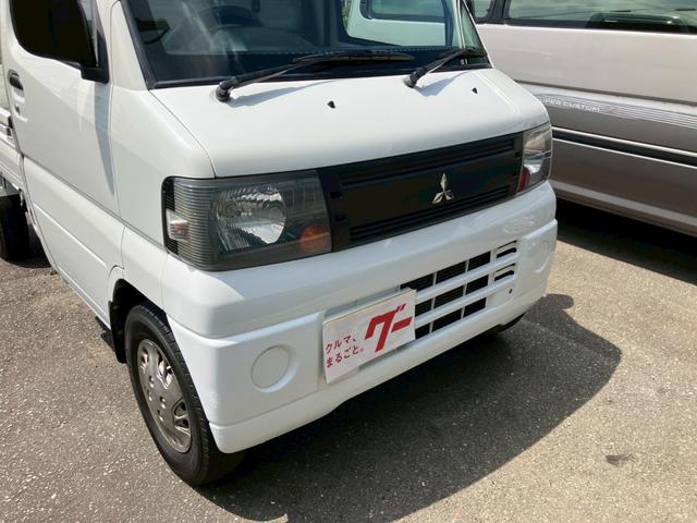 ミニキャブトラック Ｖタイプ　５速マニュアル車　エアコン　パワステ　ＦＭ／ＡＭラジオ　ヘッドライトレベライザー　３方開　積載量３５０ｋｇ（5枚目）