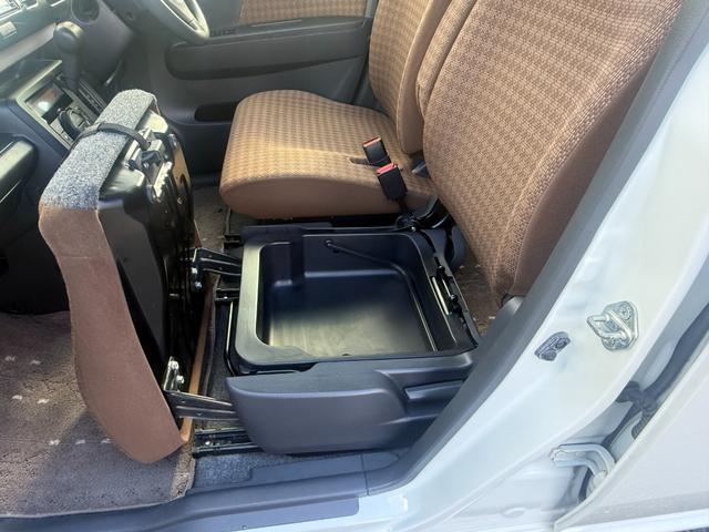 モコ Ｘ　ポリマーコート　内装クリーニング済み　禁煙車　プッシュスタート　社外ＳＤナビ　フルセグＴＶ　ＤＶＤ再生可　Ｂｌｕｅｔｏｏｔｈオーディオ　エンジンオイル　オイルエレメント　ブレーキフルード交換整備済み（11枚目）