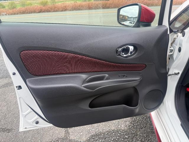 ノート ニスモ　ポリマーコート　内装クリーニング済み　社外ＬＥＤヘッドライト　純正ＳＤナビ　フルセグＴＶ　ＤＶＤ再生可　Ｂｌｕｅｔｏｏｔｈオーディオ　ＥＴＣ　バックカメラ　エンジンオイル　オイルエレメント交換整備済（22枚目）