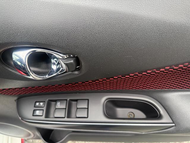 ノート ニスモ　ポリマーコート　内装クリーニング済み　社外ＬＥＤヘッドライト　純正ＳＤナビ　フルセグＴＶ　ＤＶＤ再生可　Ｂｌｕｅｔｏｏｔｈオーディオ　ＥＴＣ　バックカメラ　エンジンオイル　オイルエレメント交換整備済（33枚目）