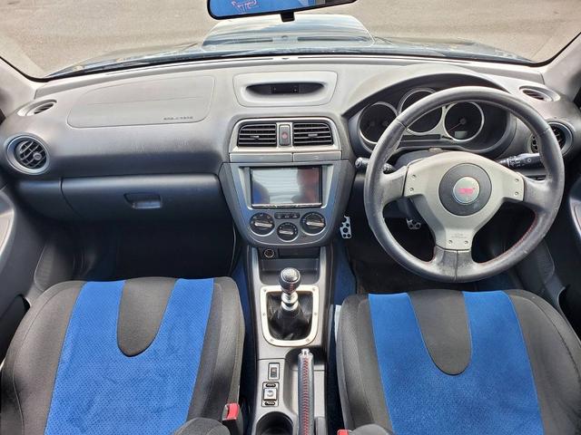 インプレッサ ＷＲＸ　ＳＴｉ　ＨＫＳ車高調　ブレンボキャリパー　大型リアウィング　ＨＩＤライト　ＥＴＣ（10枚目）