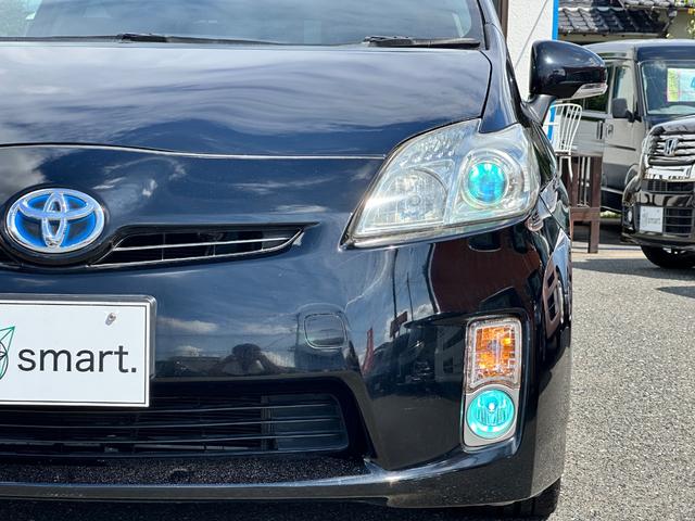 プリウス Ｓ　純正ＨＤＤナビ　フルセグ　Ｂｌｕｅｔｏｏｔｈ　ＤＶＤ再生　ＣＤ　バックカメラ　ＥＴＣ　社外１７インチアルミ　車高調　マフラーカッター　ＨＩＤヘッドライト　ＨＩＤフォグ　スマートキー　プッシュスタート（29枚目）