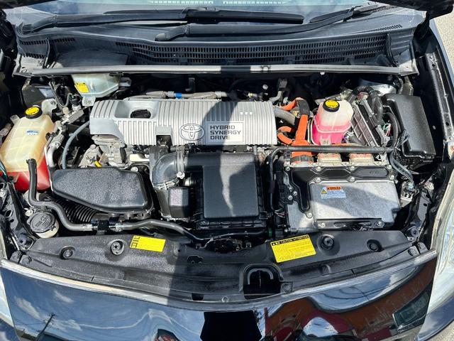 プリウス Ｓ　純正ＨＤＤナビ　フルセグ　Ｂｌｕｅｔｏｏｔｈ　ＤＶＤ再生　ＣＤ　バックカメラ　ＥＴＣ　社外１７インチアルミ　車高調　マフラーカッター　ＨＩＤヘッドライト　ＨＩＤフォグ　スマートキー　プッシュスタート（38枚目）