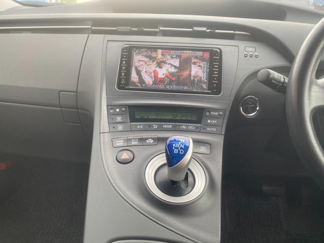 プリウス Ｓツーリングセレクション　ＨＤＤナビ　フルセグ　Ｂｌｕｅｔｏｏｔｈ　ＤＶＤ　ＣＤ　バックカメラ　ＥＴＣ　ＬＥＤヘッドライト　フォグ　スマートキー　プッシュスタート　純正１７インチアルミ（21枚目）