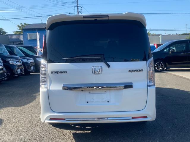 ステップワゴンスパーダ Z クールスピリット 両側パワースライドドア 9インチナビ フルセグ バックカメラ フリップダウンモニター 社外18インチアルミ HIDヘッドライト LEDフォグ スマートキー(9枚目)