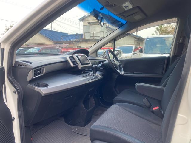 フリードハイブリッド ジャストセレクション パワースライドドア SDナビ フルセグ Bluetooth DVD再生 CD スマートキー HIDヘッドライト 社外15インチアルミ(13枚目)